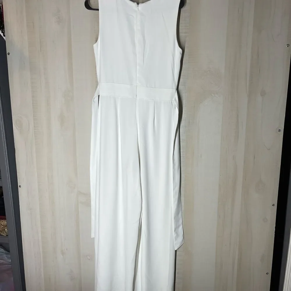 CeCe white sleeveless pants‎ romper v neck, size 2